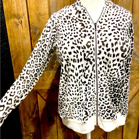 Chaser Black & White Cheetah Patterned Zip Front Hooded Jacket - Picture 12 of 16